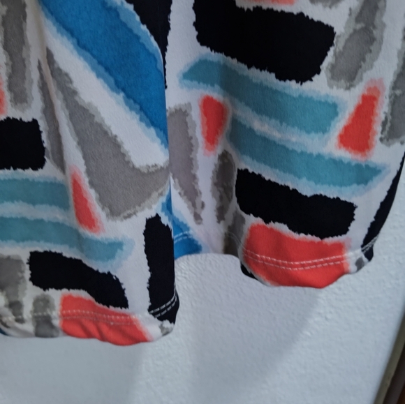 Daisy Fuentes blouse, 2xl, coral, black, teal, and grey - Picture 5 of 7